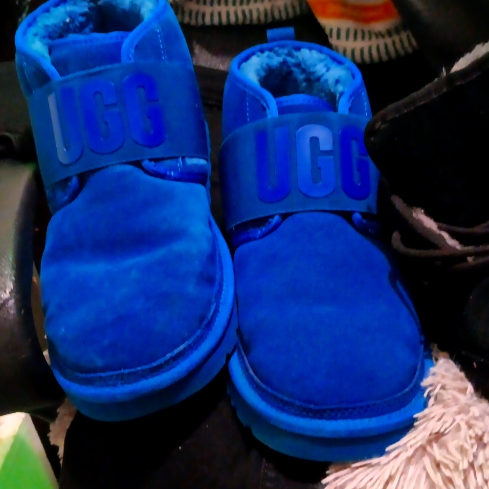 Uggs - Picture 1 of 2